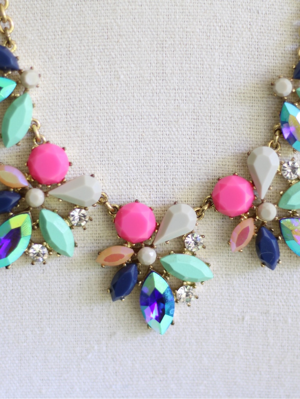 J. Crew | Iridescent Statement Necklace - Picture 4 of 9